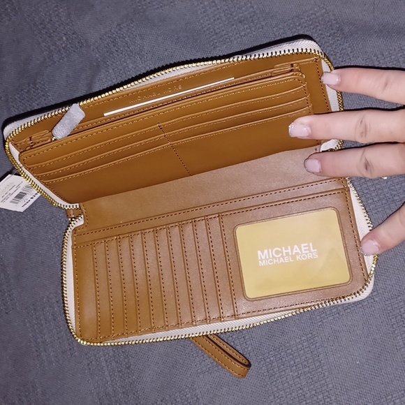 NWT Michael Kors Jet Set Wallet - Picture 3 of 5